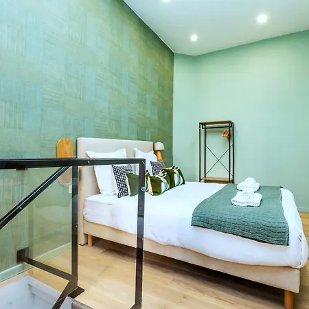 Central, Air-conditioned And Designer - Pereire * Paris