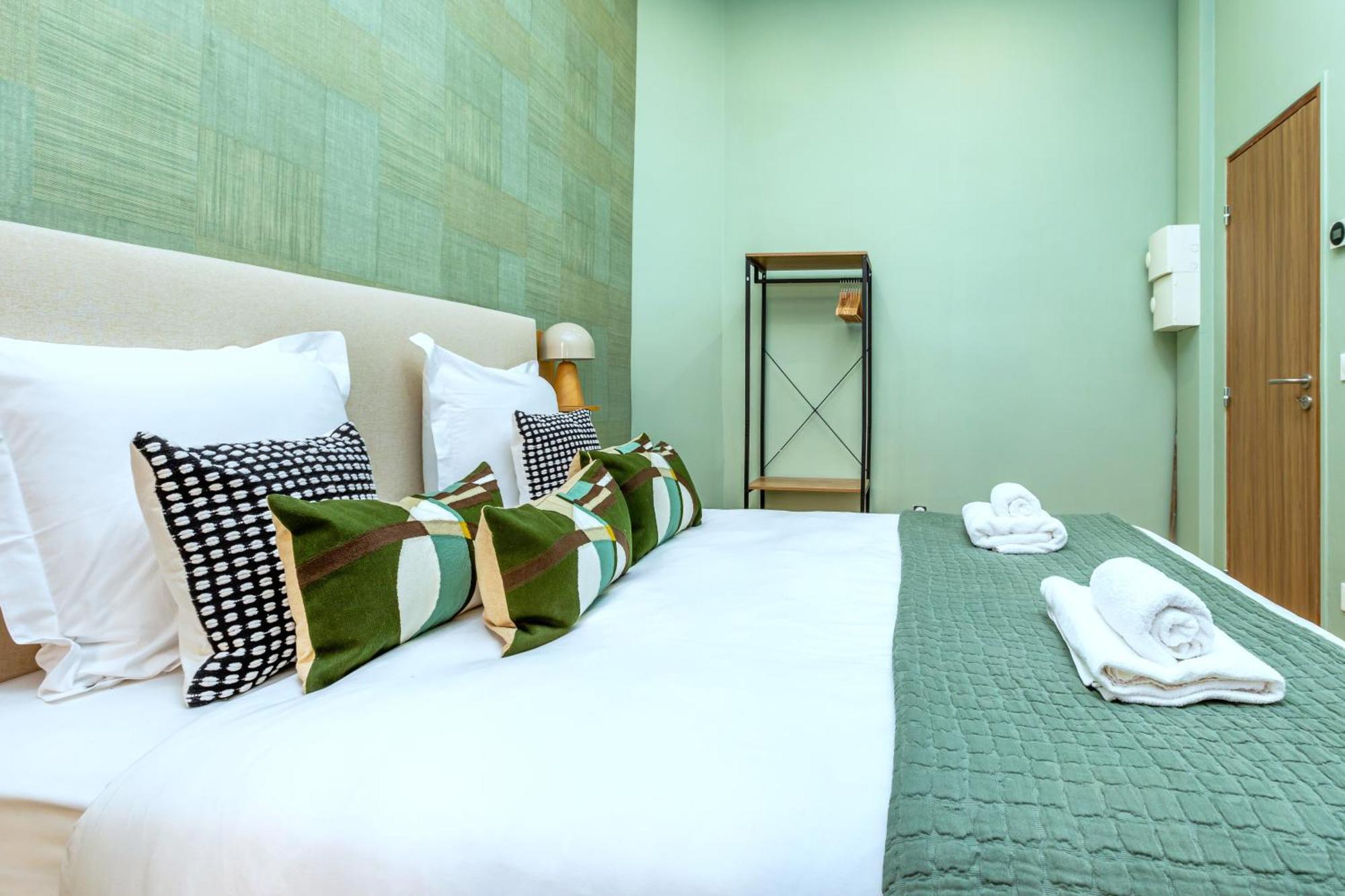 Central, Air-conditioned And Designer - Pereire