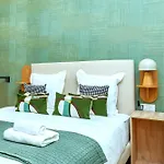 Central, Air-Conditioned And Designer - Pereire