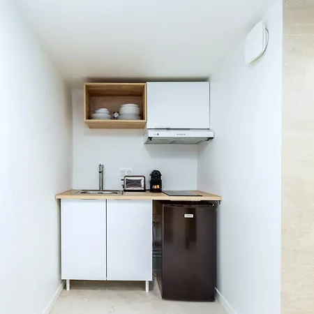 Central, Air-conditioned And Designer - Pereire Parigi